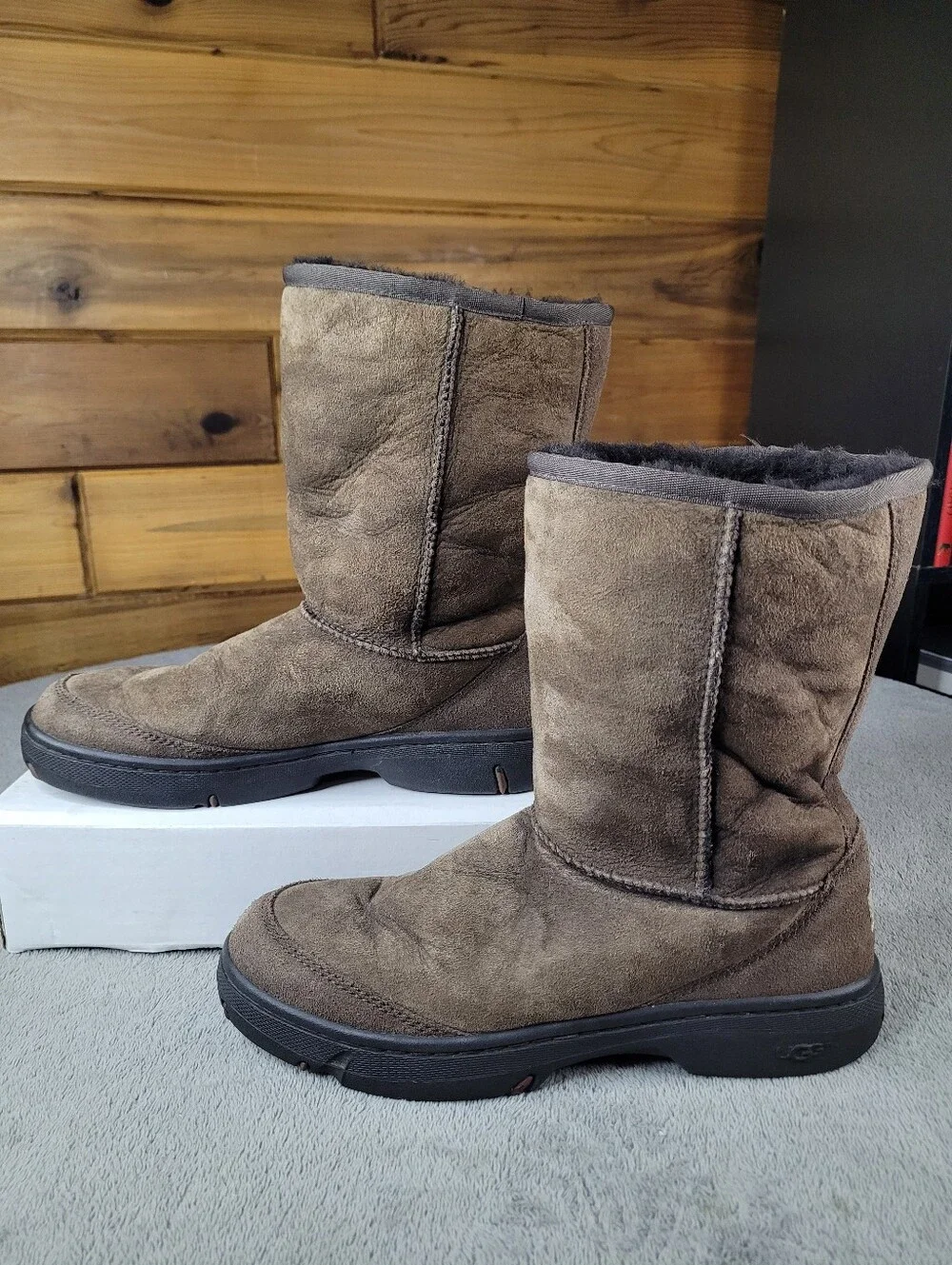 UGG Australia Ultimate Short Boots Womens 9 Brown Suede Leather Sheepskin 5275